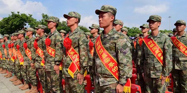花都区举办2025年秋季新兵入伍欢送大会  好男儿光荣参军